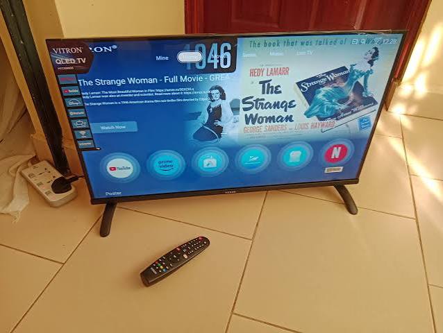 Vitron 32-Inch Smart QLED TV